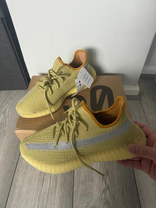 Buy & Sell South East London Tulse Hill - South East London - Photos for Yeezy Boost 350 V2 Marsh 8.5IK