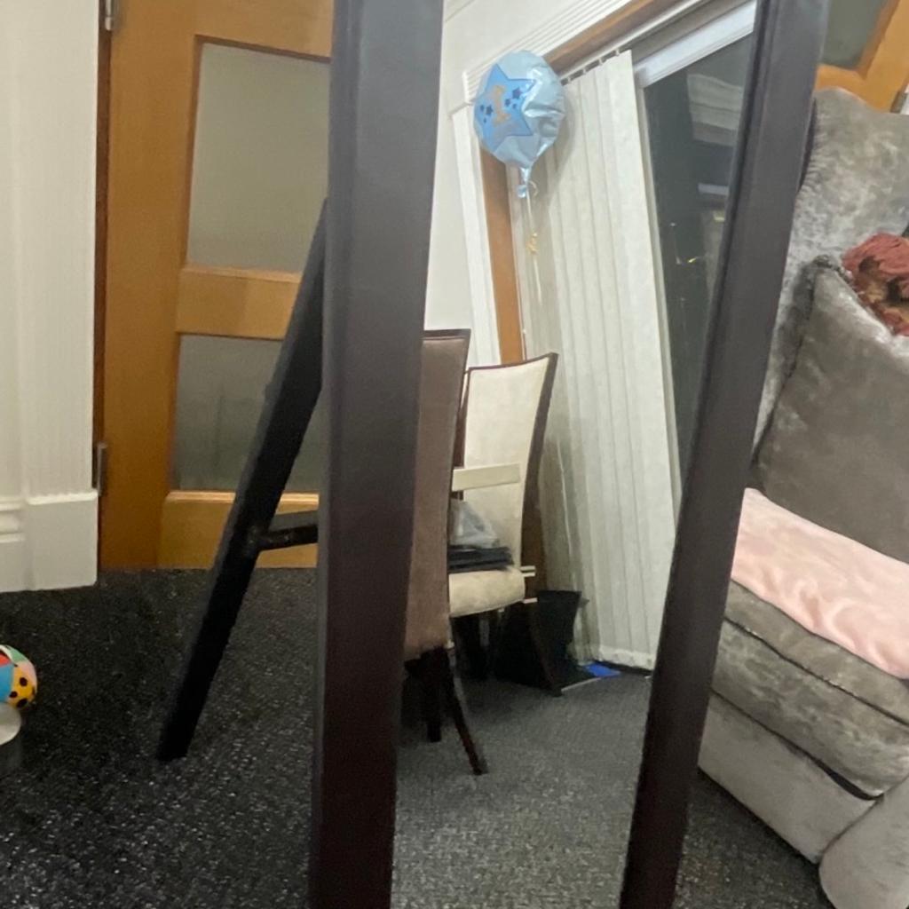 Used: OREGON FULL LENGTH CHEVAL MIRROR WITH STAND IN FAUX LEATHER BROWN £30
Only collection