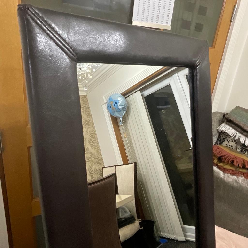 Used: OREGON FULL LENGTH CHEVAL MIRROR WITH STAND IN FAUX LEATHER BROWN £30
Only collection