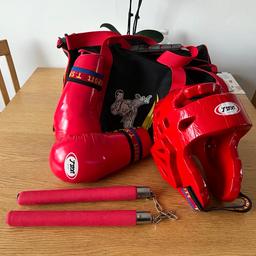 Karate kit . Bag + Head guard size L , gloves size M , nunchuck . All has been used , however all in very good condition . I bought it for my daughter when she was 8 years old but she doesn’t need it anymore .  I would recommend the kit for kids +8y