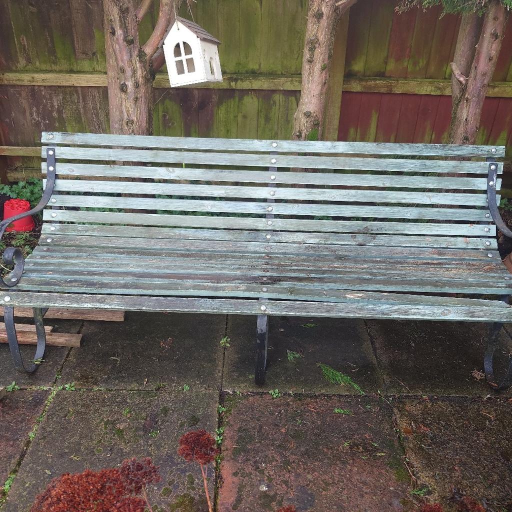 Beautiful Edwardian roll bench
needs tlc but no rust as always been covered
it's beautiful
open to reasonable offers