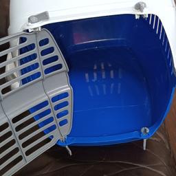 small pet carrier no longer needed good condition 1 clip is missing but doesn't affect the use