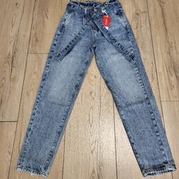 Guess Jeans
High-Waist
Größe 25 (S)
Länge 29
Paper-Bag
mit Gürtel.

Neu, mit Etikett