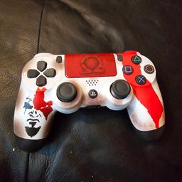 ps4 god of war controller works perfectly fine. on issues. selling due to no longer having a ps4. £35 offers welcome.