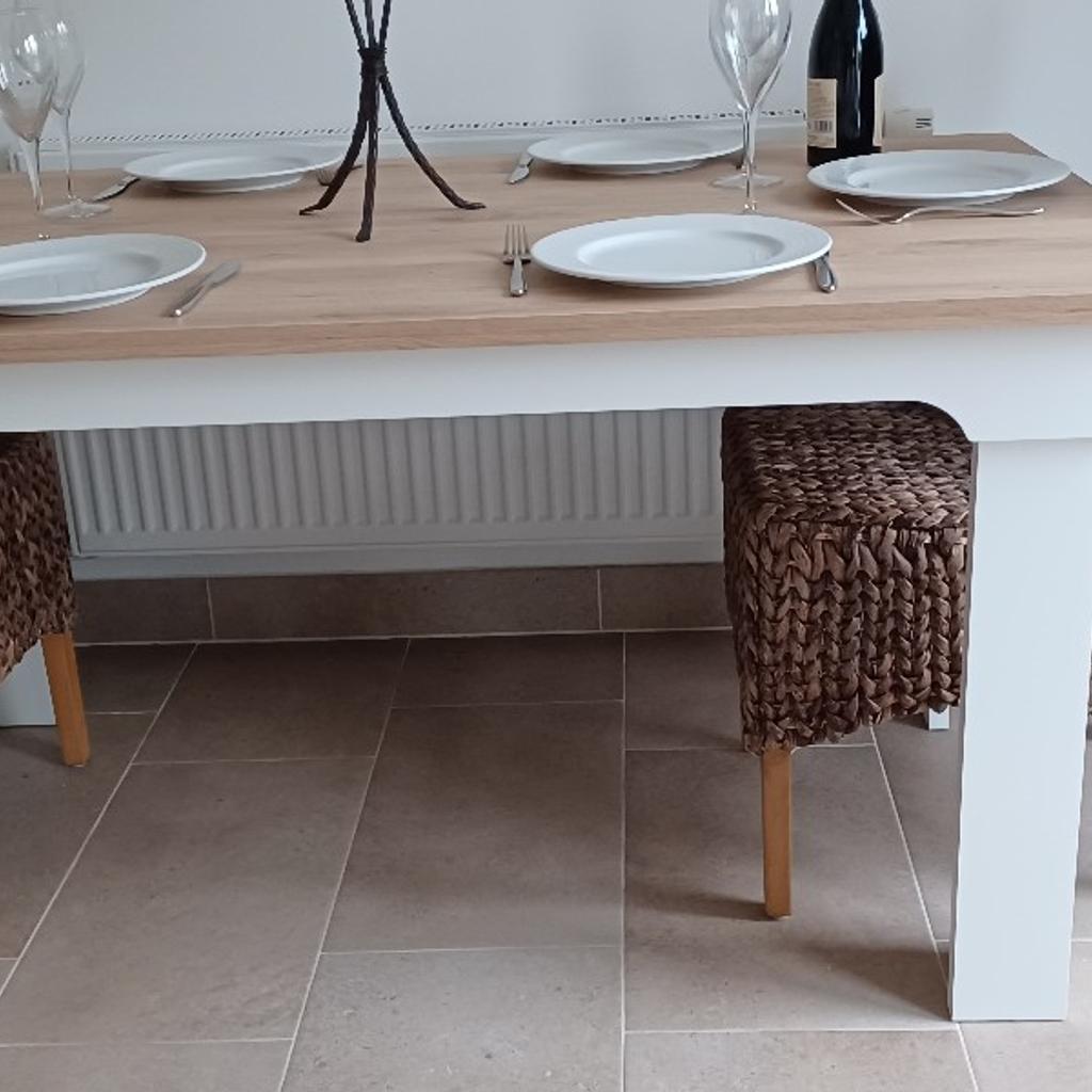 Rectangular dining table .Table ivory frame with natural oak effect veneered top. Seats 6 people. L 150cm, D 90cm, H 75cm. Like brand used twice,no marks, scuffs or damage. Legs can be removed for transportation.
Ready for dining!!!