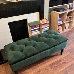 Great condition, was well looked after.

Dimensions: 43cm H X 102cm W X 41cm D

Currently selling for £100 on Wayfair! Search Peyton Upholstered Storage Bench on Wayfair to see.

Selling as we’ve refurbished the living room and are buying new armchairs.