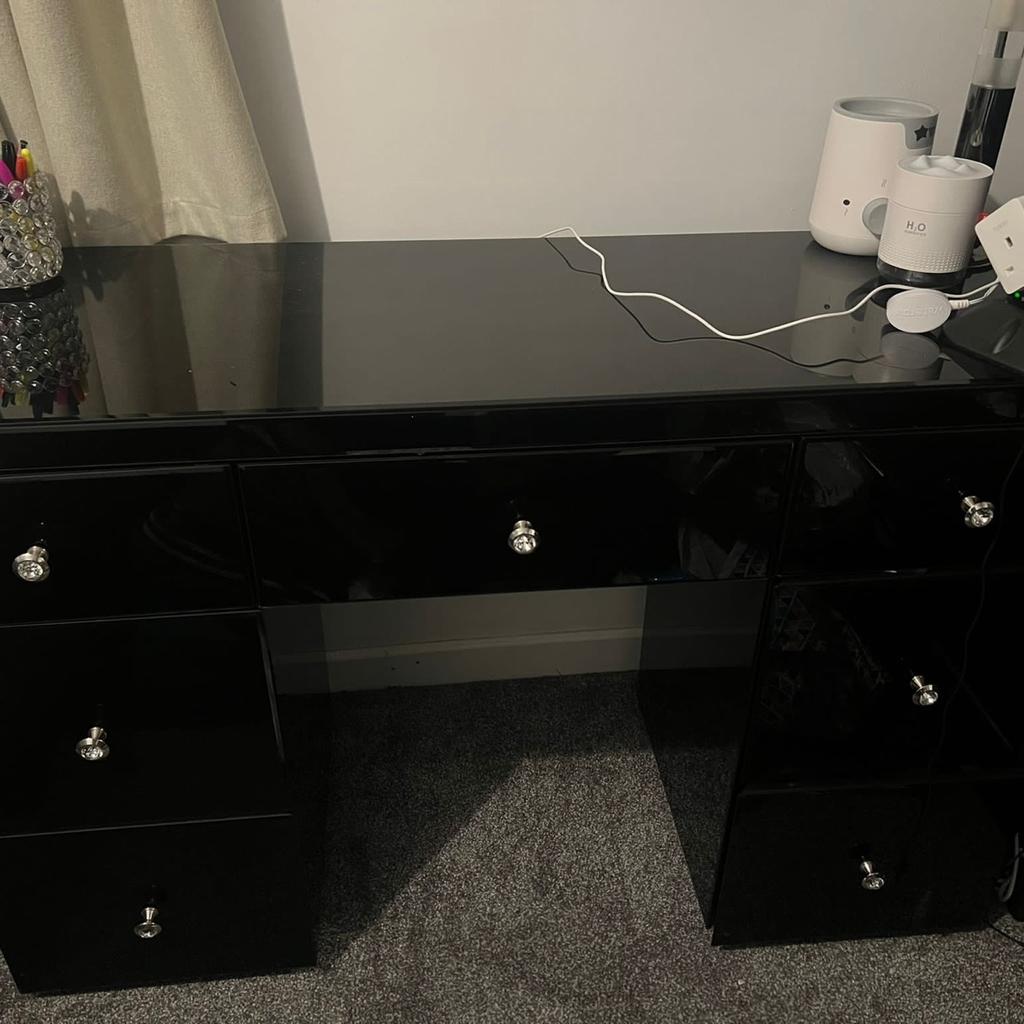 Black Gloss Dressing Table In Ws10 Darlaston For £15000 For Sale Shpock