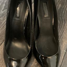 Worn few times. Good condition.
Check out my profile for more high heels