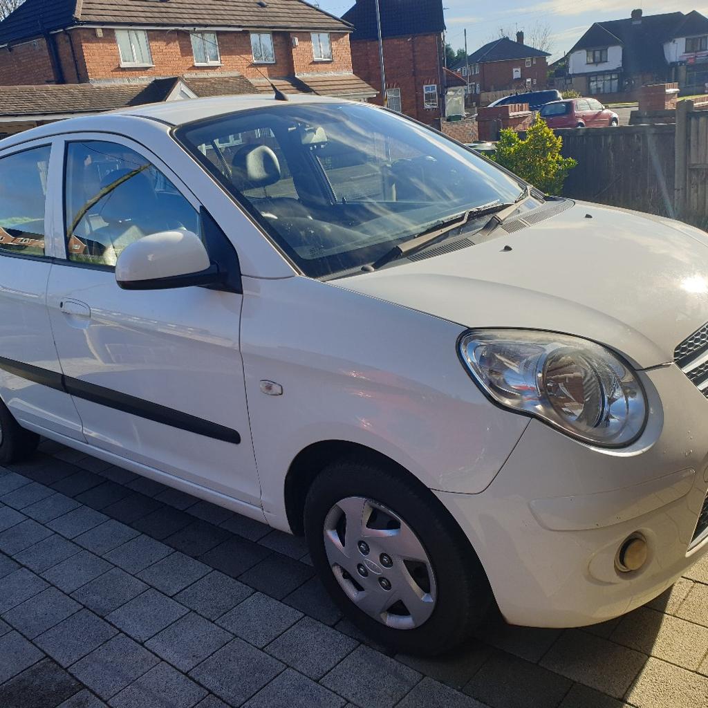 For sale Kia Picanto 1.0, 2010, LPG gas converted Bi-fuel , road tax only £25 year, comes with fresh MOT
MOT due 08/03/2025
Tax due 01/06/2024
2 previous owners, runs and drives very well with no faults.