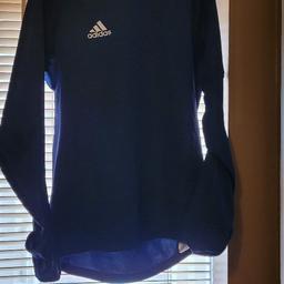 Adidas top in excellent condition size small