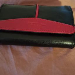 BLACK-RED LEATHER PURSE. UNUSED ITEM NO SHPOCK WALLET THANK YOU 😊 🙏