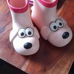 girls size 11 dog wellies only worn a couple of times, collection only