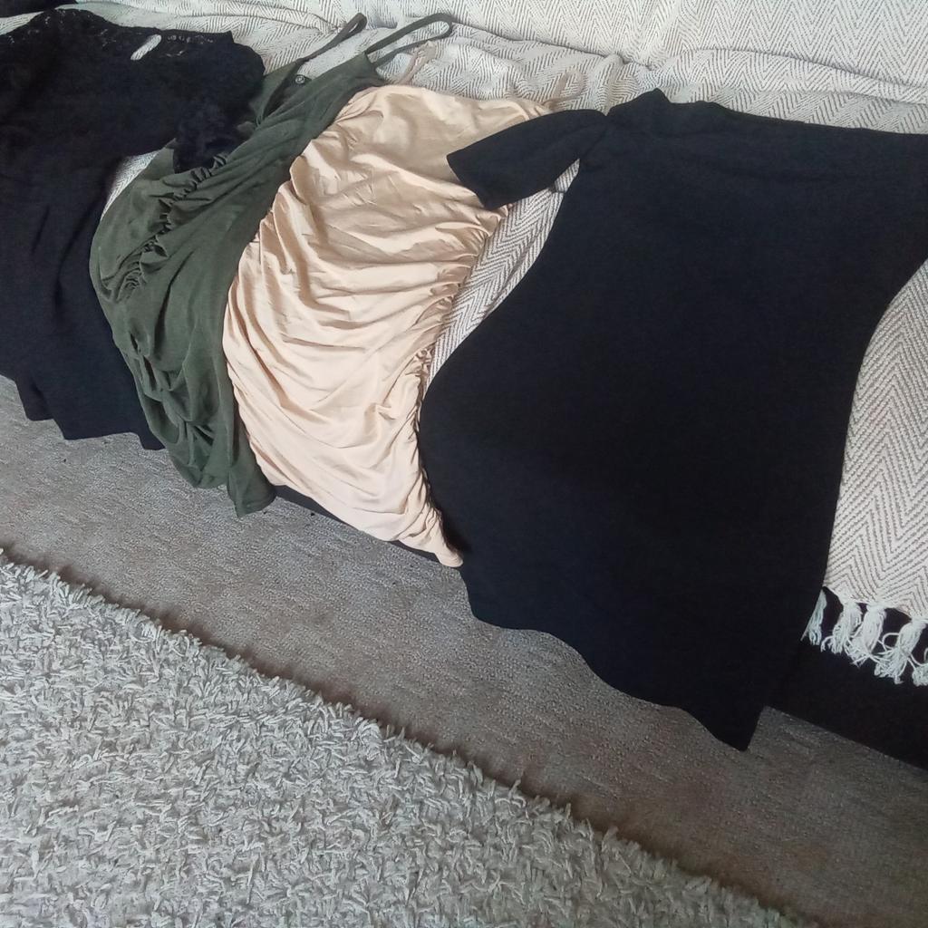 womens clothes bundles worn but good condition
one black romper beautiful net work on top size 8 new look, one green dress size 6 missguided one black dress size 6 river island, one gold dress size 8 oh Polly pet and smoke free pick up L8