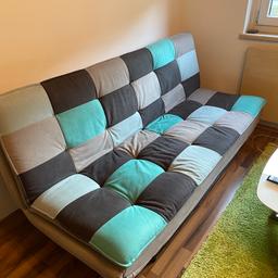 Verkaufe ein gut erhaltenes Sofa mit Bettfunktion wegen Neuanschaffung.
2mx1,2m (wenn es zum Bett umgelegt ist).