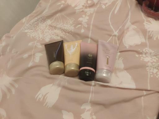 Buy & Sell West Midlands Sandwell - Photos for 4 Avon body lotions