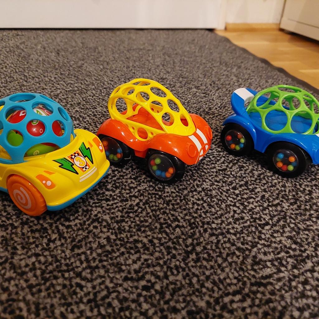 Verkaufe 3 Spielzeug Autos mit Rassel für kleine Kinder, in sehr gutem Zustand. 2 davon sind von OBall. Der Preis ist für alle 3. Versand möglich.