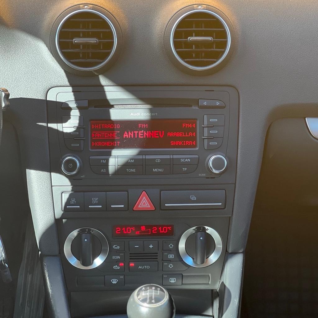 Audi A3 Sportback mit 1.9TDI und 105Ps Motor. Bj 2007, 193.000km, Frontantrieb, Schaltgetriebe, Tempomat,Klimaautomatik, Parksensoren hinten, 4x elektrische Fensterheber, Lichtautomatik, elektrische und beheizte Außenspiegel, ablendbare Rückspiegel, S-Line Felgen, Sportsitze, Service gepflegt, Pickerl bis 06 24+4 Monate,