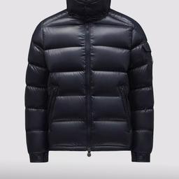 MONCLER MAYA GIUBBOTTO
size 3 which is a medium
Like new only been worn a couple times still in mint condition please feel free to contact me on my number 07803397768 please only contact if serious need gone asap