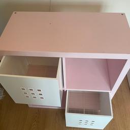 Pink Wooden shelf with white plastic boxes . Perfect for storage, vanity table or book shelf.
The shelf top has a a few scuff marks but still in good condition .