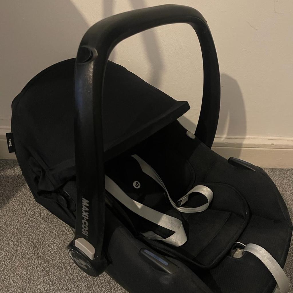 Bugaboo Bee 5 Pushchair in black with grey hood and black leather handles. Good condition with minor wear and tear. Has been a fantastic piece of kit for two kids.
Ready for a new family.