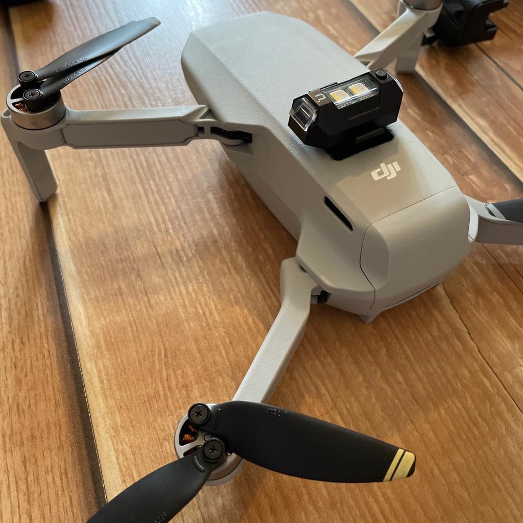 Brilliant Drone, No Faults, Flys Like New, No crashes with very little cosmetic damage! See pics!

Included -

- 2 x batteries
- USB C Battery charger to charge 2nd battery aswell as battery in drone
- 2 Boxes of spare blades and screwdrivers
- Remote Control (requires phone to be used as viewing screen)
- Antenna range extenders
- Flashing LED light
- Case

As this includes a 2nd battery and other accessories no offers lower than asking price will be considered, sorry!