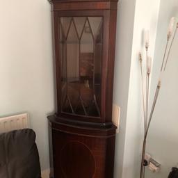 Glass corner display unit for pick up from St. Paul’s Cray. (BR5). With working key lock.