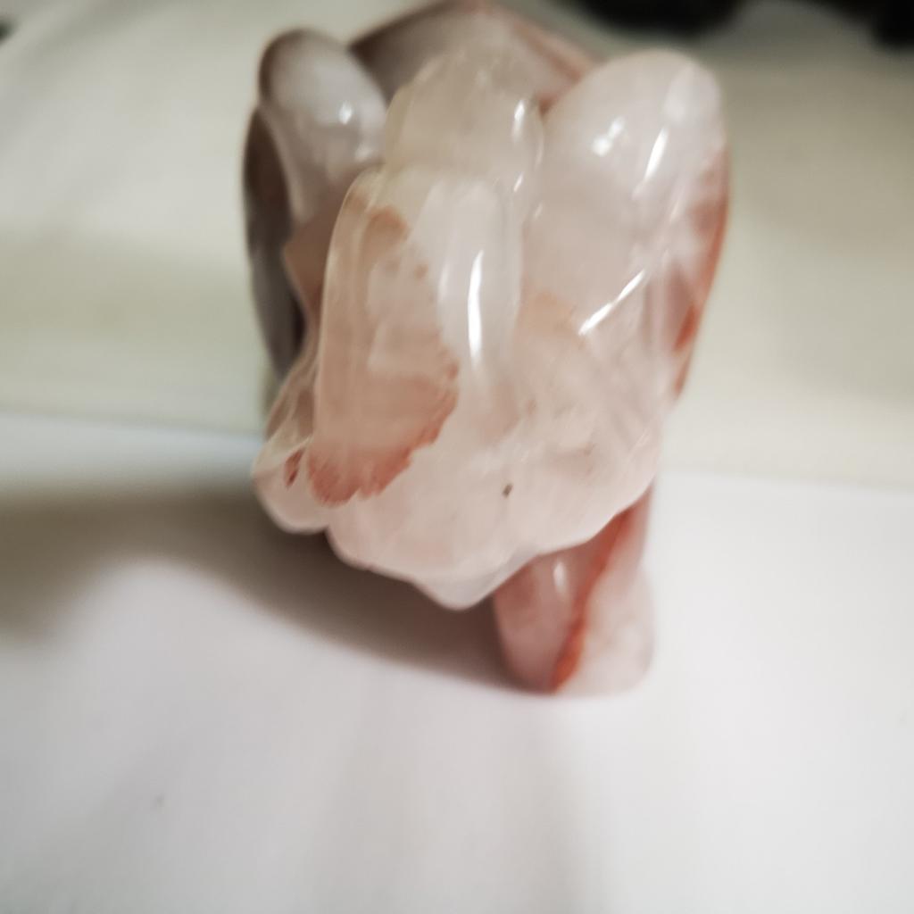 Please buy with confidence, check my reviews ☺️
Selling all my crystals, all made with top quality natural crystal.
Great low prices.. bargain, will be adding everyday in next few weeks so don't miss out and follow 😁
Beautiful chunky top Hand Carved large fire quartz elephant 🐘
Approx Length 4.75inch.
Approx weight 664grm.
Crystal healers believe that Fire element crystals can promote a sense of self-confidence, vitality, and strength. These stones are believed to help you overcome obstac