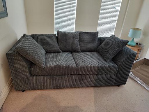 Buy & Sell Kidbrooke South East London - Photos for GREY SOFA THREE SEATER SETTEE