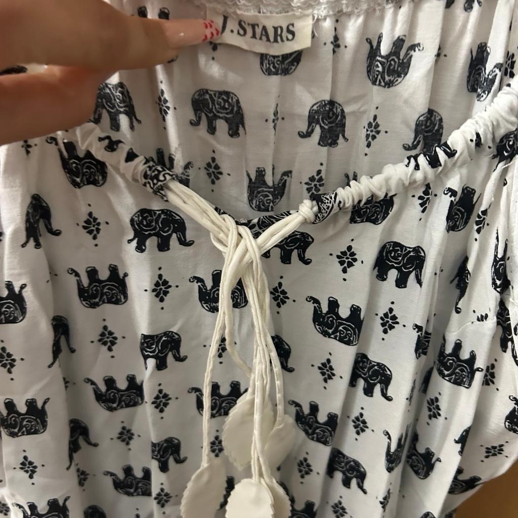 Sommerkleid Spaghettiträgerkleid mit Elefanten

Ungetragen
Top Zustand

5€ VB

Versand im Maxibrief via DHL für zuzüglich 2,80€ möglich.