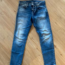 G-Star Jeans , Größe 29/32, gerader Schnitt. Wurde nur 2 Mal getragen , gekauft 2023 im Facona Dornbirn.
Wurde zu groß gekauft, toller Preis !