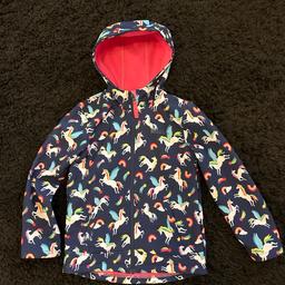 Girls mountain warehouse soft shell jacket size 7-8
Used but in good condition
Collection only Woodfield Plantation DN4