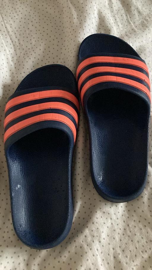 Buy & Sell West Midlands Sandwell - Photos for Adidas slider - junior size 3