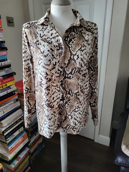 Buy & Sell West Midlands Sandwell - Photos for Missguided Beige Snakeskin Pattern Top Size 8