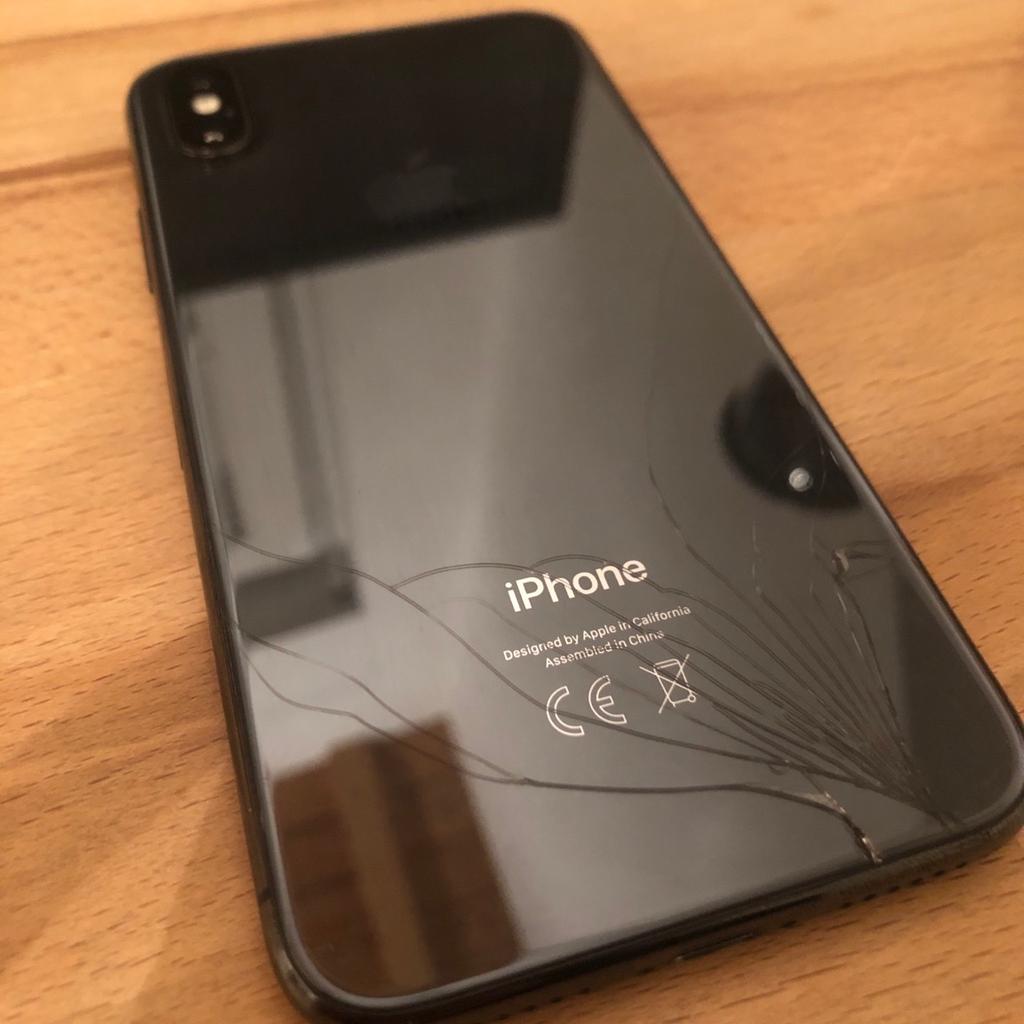 iPhone X 64 GB
Display Schaden vorne und hinten
Display sollte ausgetauscht werden