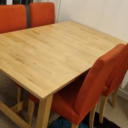 Solid oak table with six chairs. Chair covers included. Extendible. Really good condition. We have a lack of space. Cash only.