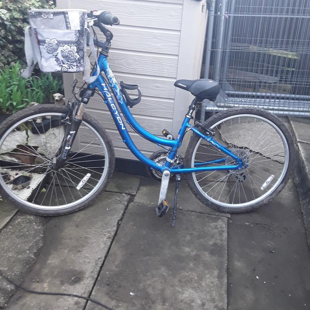 A halcyon girls/ladies bike
in good condition