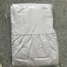 Brand new king size fitted valance sheet, 16inch frill