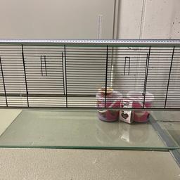 Kleintier-Käfig aus Glas
Kleine Gebrauchsspuren am Gitter
Inkl. kleiner Zubehör