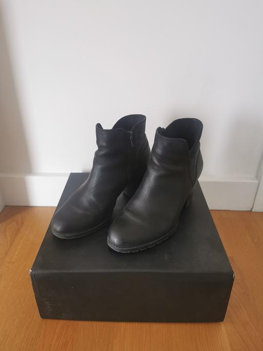 Buy & Sell West London Hounslow - Photos for Clarks leather ankle boots size 5