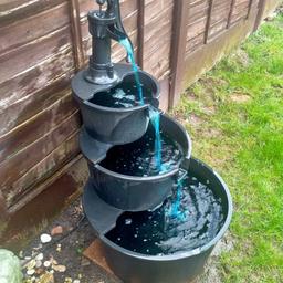 Water feature with pump no leaks  all in good working order
H 40 inches
W 23 inches