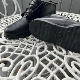 Timberland Herren Boots Schuhe Gr. 43 
Gut erhalten, siehe Fotos.

Versand zzgl. 4,80€ unversichert oder 6€ versichert

PayPal Freunde / Überweisung möglich.

Privatverkauf keine Garantie und keine Rücknahme
