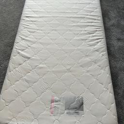 Memory foam single mattress
Used couple of times with a mattress protector
Cost £165 new decided to get double bed so that’s the reason for sale