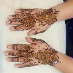 exclusive henna designs using organic henna.
price depends on the design message for more details. check my other designs 
instagram:  Hennabyayesha786 
organic cones Available