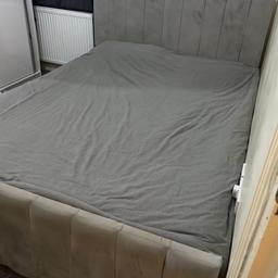 Hello, I’m selling my lovely king bed as I will be moving out very soon. It’s in good condition, If interested buyer must come and dismantle it themselves. MUST GO TODAY! 
Thank you

Collection from E12 6TR