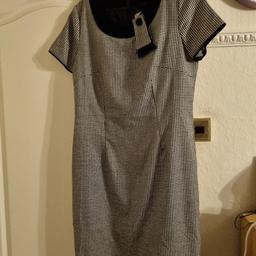 smart knee length dress, fit size 12/14, darker than looks in the pics!