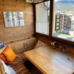 3 Zimmer Wohnung mit Küche und verglastem Balkon möbliert inklusive 4-5 Betten in Pradl an Studenten zu vermieten. Wunderschöner Ausblick auf die Nordkette 