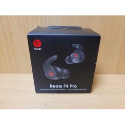Beats fit pro earbuds.
All negotiable are welcome.
Bought for my partner on Valentine’s Day but she had already got the apple airpods that’s why I am selling it for a reasonable price as low.