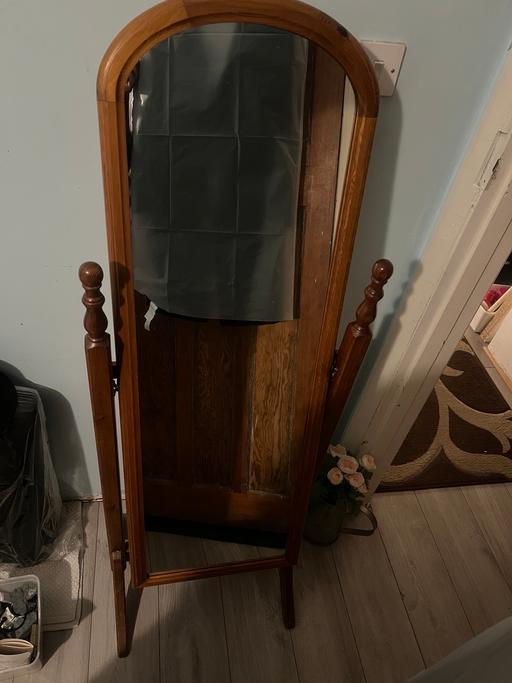 Buy & Sell South East London New Eltham - South East London - Photos for Solid Pine stand up mirror