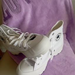 Verkaufe neue Converse Chucks in weiß aus 🇺🇸 DER USA🇺🇸 seltenes Modell

Gr 39

📦📦📦👟 INNERHALB DEUTSCHLAND 👟 📦📦📦 VERSANDKOSTEN 👟 FREI👟

KEINE GARANTIE KEINE RÜCKNAHME