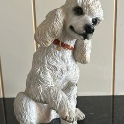Great condition 
White/cream poodle 
Country Artists 02614
Approx 20 cm high
From smoke free home
Collection only mere green area